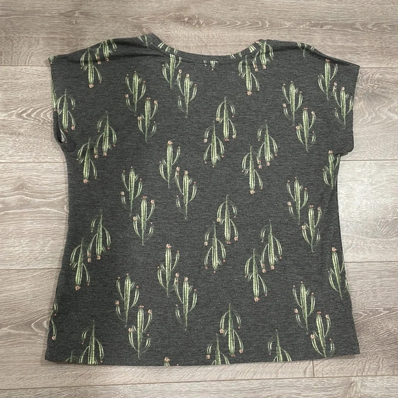 Pleione Anthropologie Cactus Print Top L - Picture 10 of 10